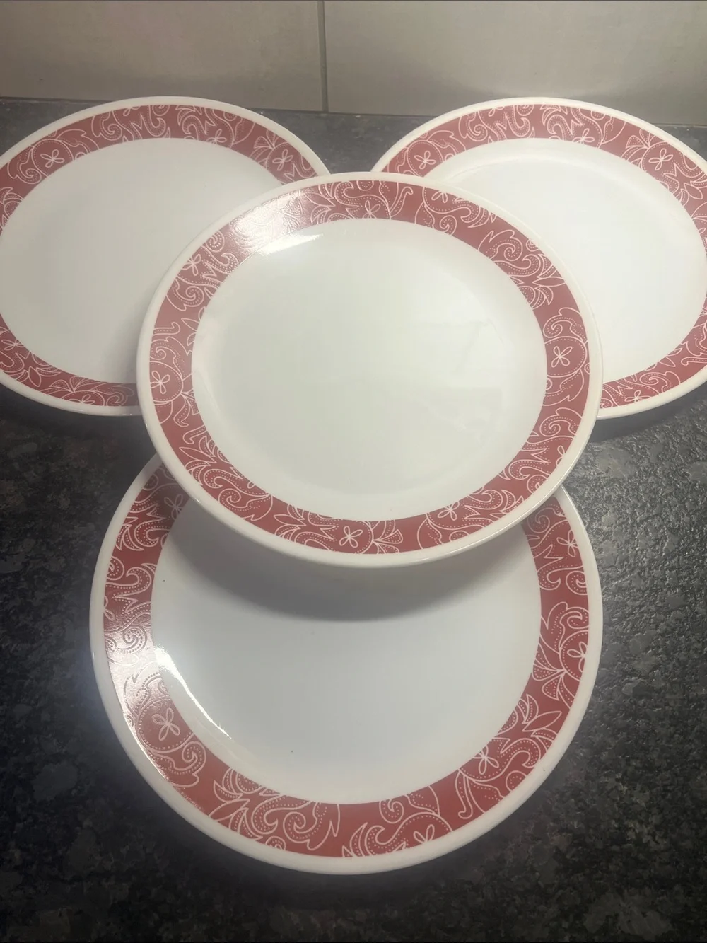 Corelle BANDHANI Dinner Plates with Rose-Patterned Pink Border - Set of 4